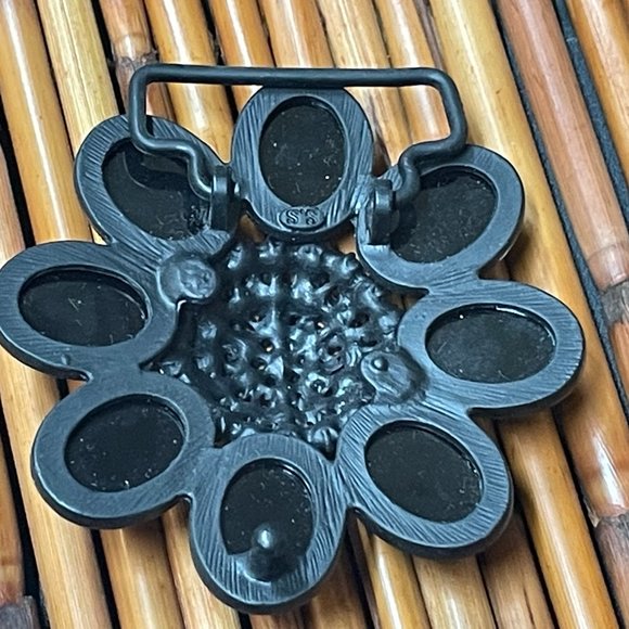 FANCY BELT BUCKLE BLACK METAL FACETED CABOCHONS W/ BLACK RHINESTONES CENTER HUGE - Picture 3 of 4